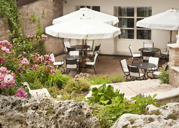 Relais Valfiore Kır Evi *